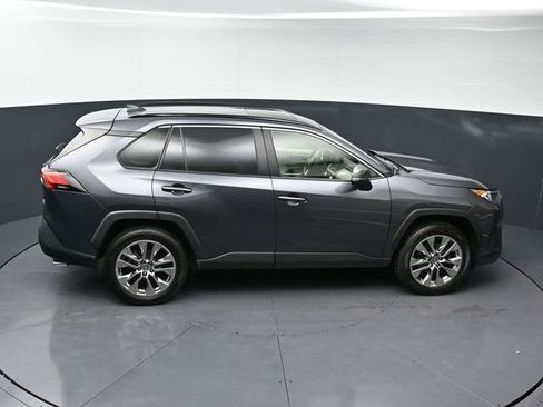 Used 2020 Toyota RAV4 XLE Premium image 26