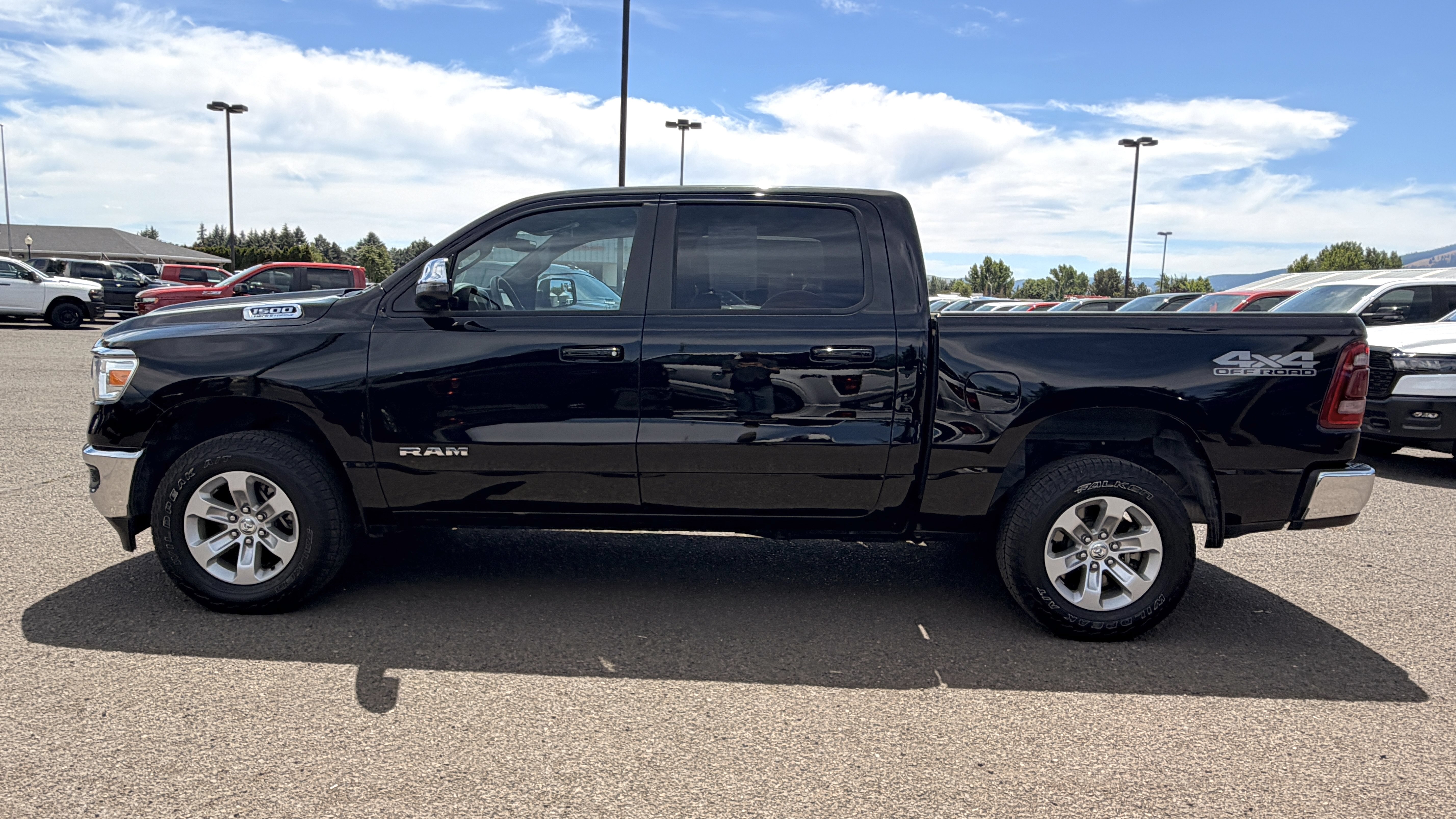 Used 2024 RAM 1500 Laramie w/ Off Road Group AWD/4WD image 4