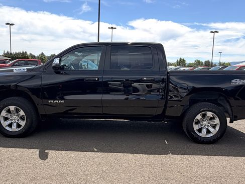 Used 2024 RAM 1500 Laramie w/ Off Road Group AWD/4WD image 4