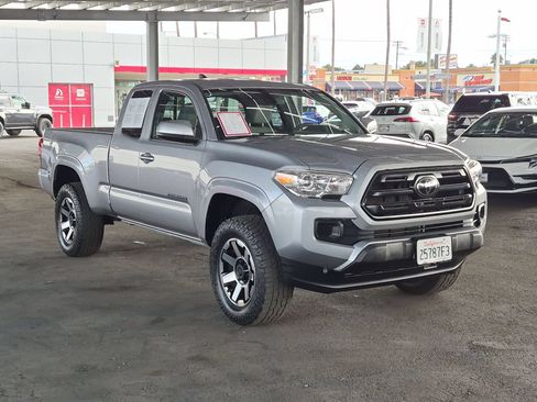Used 2019 Toyota Tacoma SR AWD/4WD image 2
