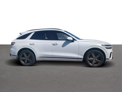 Used 2025 Genesis GV70 3.5T Sport w/ Sport Advanced Package image 2