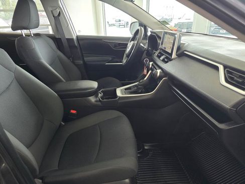 Used 2024 Toyota RAV4 LE AWD/4WD image 41
