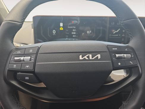 Certified 2025 Kia K4 EX FWD image 11