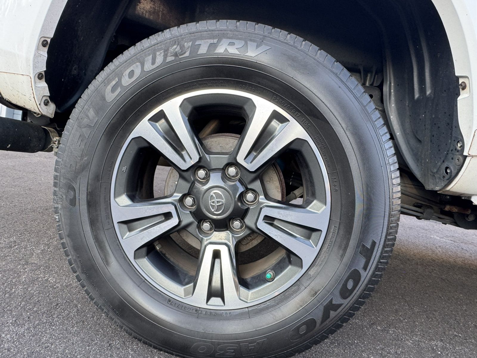 Used 2017 Toyota Tacoma TRD Sport w/ Tow Package RWD image 18