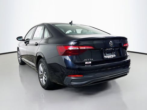 Used 2024 Volkswagen Jetta SE FWD image 8