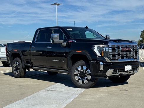 New 2026 GMC Sierra 2500 Denali w/ Denali Reserve Package image 2