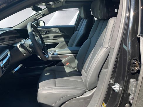 New 2025 Cadillac Lyriq Sport image 10