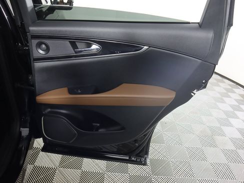 Used 2022 Lincoln Nautilus Reserve w/ Monochromatic Package image 28