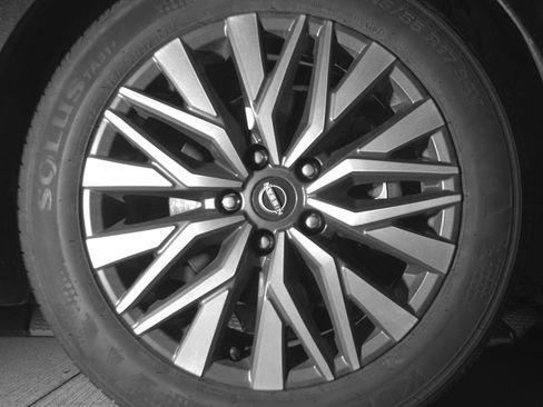 Used 2025 Nissan Altima 2.5 SV image 13