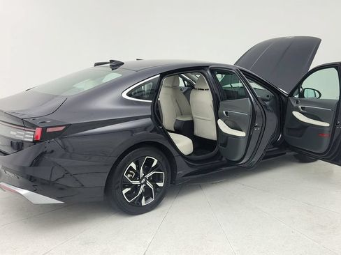 Used 2025 Hyundai Sonata SEL FWD image 12