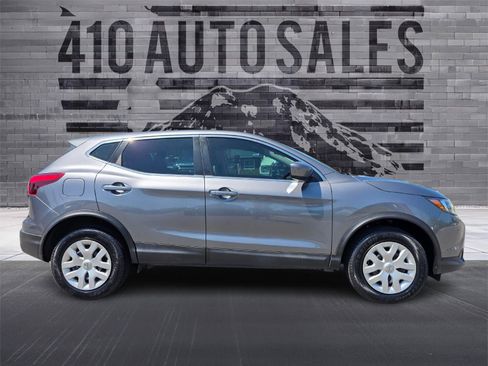 Used 2019 Nissan Rogue Sport S AWD/4WD image 2