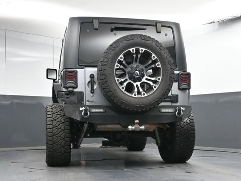 Used 2018 Jeep Wrangler Sport image 24