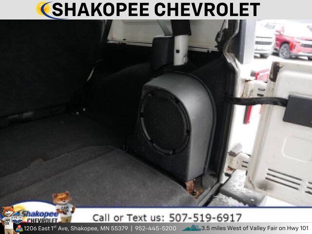Used 2010 Jeep Wrangler Unlimited Rubicon AWD/4WD image 11