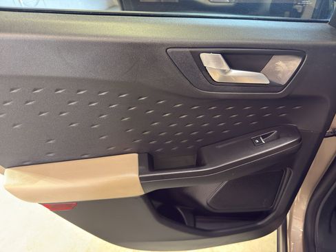 Used 2020 Ford Escape SEL AWD/4WD image 26