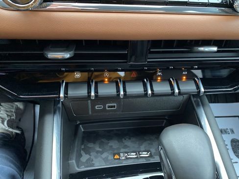 Used 2025 GMC Canyon AT4 w/ Technology Plus Package image 17