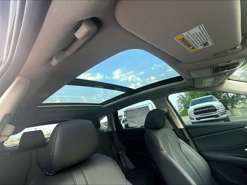 Used 2024 Acura RDX SH-AWD image 25