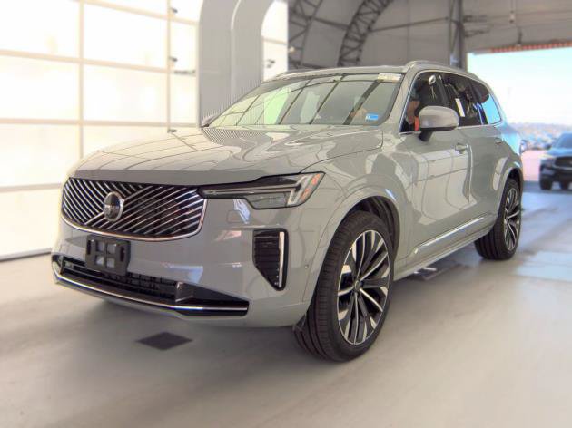 Certified 2026 Volvo XC90 B6 Plus AWD/4WD image 2