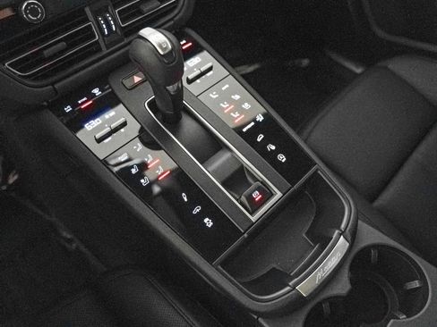 New 2026 Porsche Macan S image 20