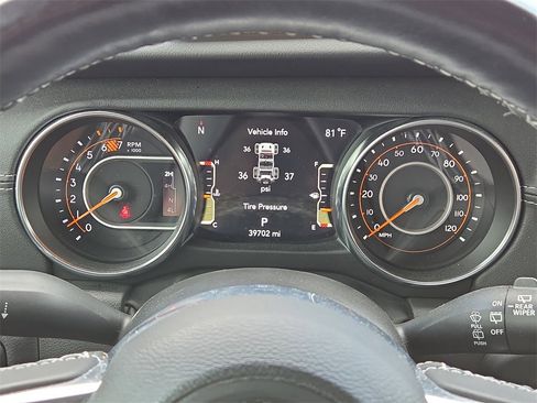 Used 2023 Jeep Wrangler Sahara w/ Cold Weather Group image 29