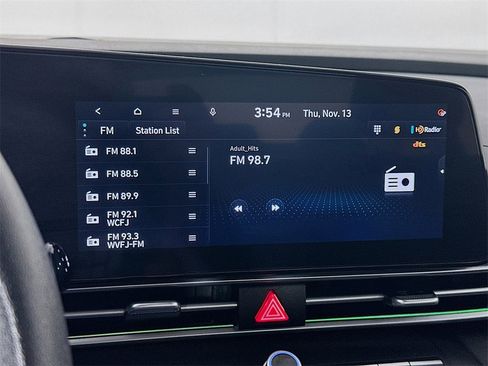 Used 2024 Hyundai Elantra SEL image 17