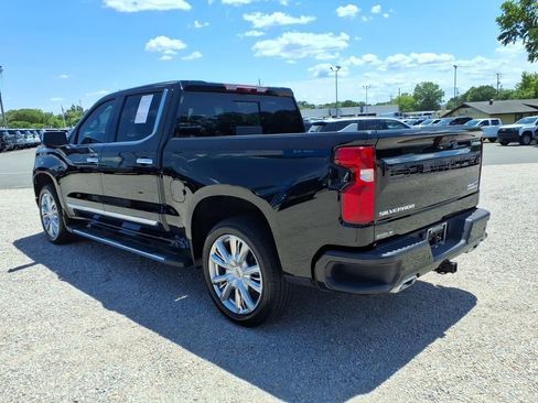 Used 2025 Chevrolet Silverado 1500 High Country w/ High Country Premium Package AWD/4WD image 5