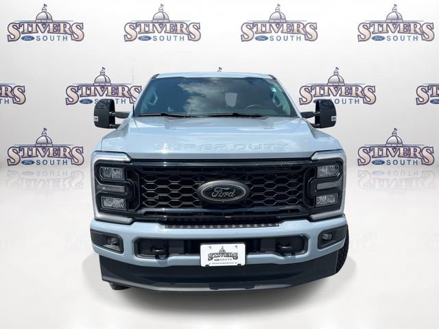 Used 2025 Ford F350 Lariat w/ Black Appearance Package AWD/4WD image 8