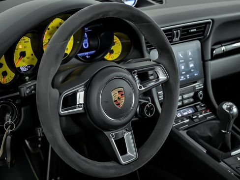 Used 2018 Porsche 911 Carrera T RWD image 16