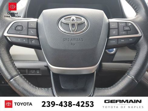 Certified 2022 Toyota Sienna XLE FWD image 25