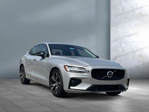 Used 2024 Volvo S60 B5 Plus AWD/4WD image 8