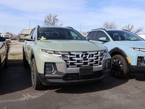 Used 2022 Hyundai Santa Cruz SEL Premium w/ Cargo Package image 3