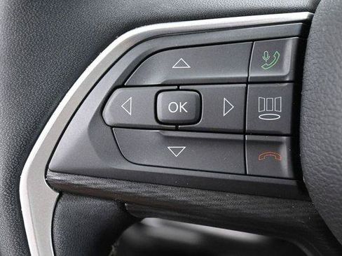 Used 2024 Jeep Grand Cherokee Altitude AWD/4WD image 17
