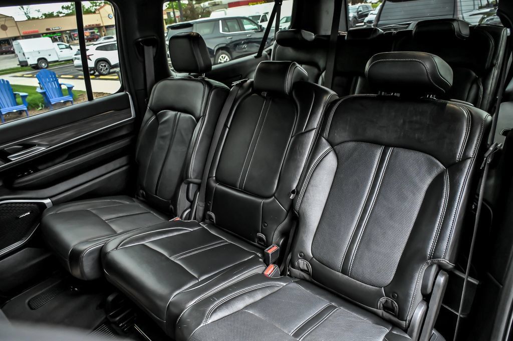 Used 2023 Jeep Wagoneer L Series III w/ Preferred Equipment Group AWD/4WD image 19