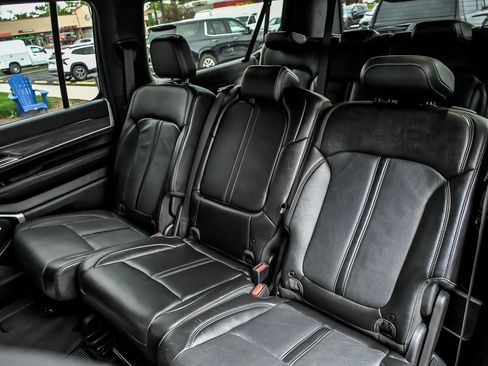 Used 2023 Jeep Wagoneer L Series III w/ Preferred Equipment Group AWD/4WD image 19