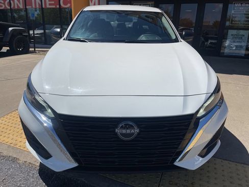 Used 2025 Nissan Altima 2.5 SV FWD image 9