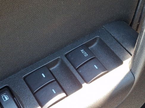 Used 2008 Ford Focus SE FWD image 24