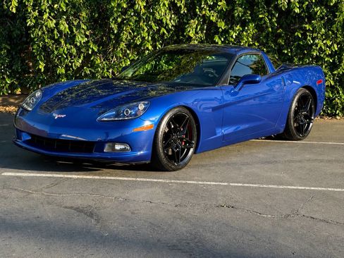 Used 2007 Chevrolet Corvette Coupe w/ Preferred Equipment Group RWD image 4