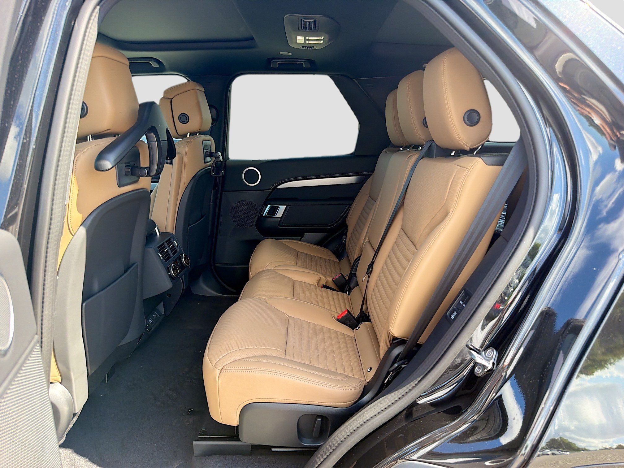 New 2026 Land Rover Discovery Limited Edition AWD/4WD image 22