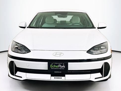 Used 2024 Hyundai Ioniq 6 SEL image 2