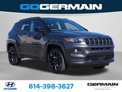 Used 2023 Jeep Compass Latitude w/ Convenience Group AWD/4WD image 4
