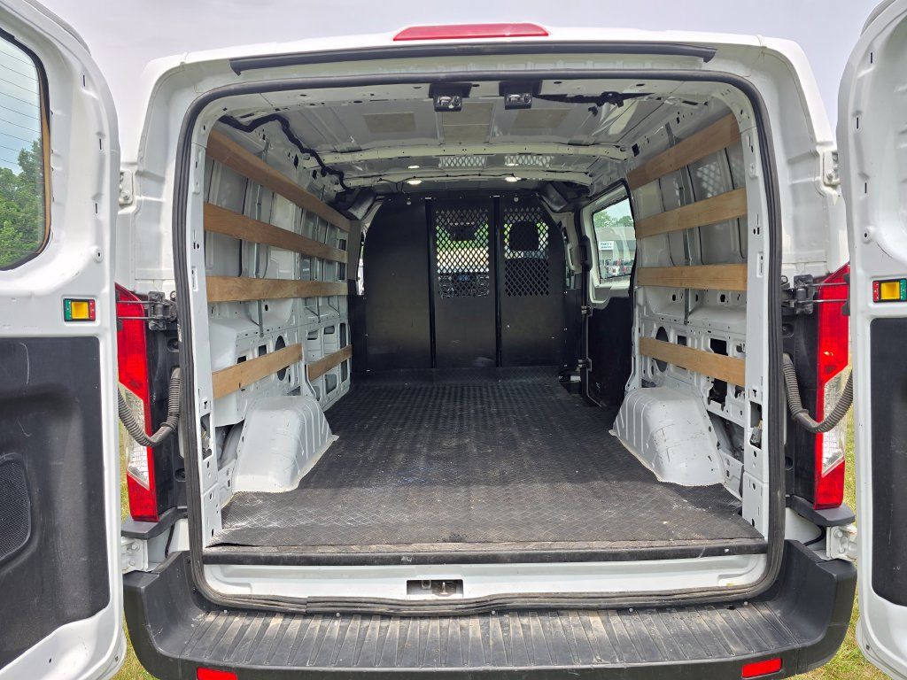 Used 2024 Ford Transit 250 Low Roof w/ Exterior Upgrade Package RWD image 12