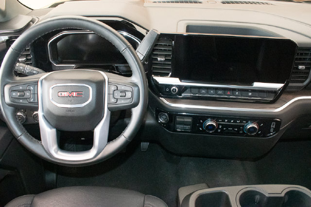 Used 2026 GMC Sierra 1500 SLT AWD/4WD image 15