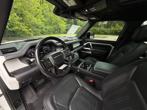 Used 2021 Land Rover Defender 110 X-Dynamic HSE AWD/4WD image 12