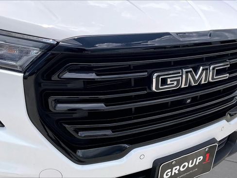 Used 2022 GMC Terrain SLT w/ Infotainment Package II FWD image 30
