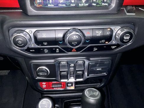 Used 2018 Jeep Wrangler Unlimited Rubicon AWD/4WD image 30