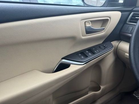 Used 2016 Toyota Camry LE FWD image 26