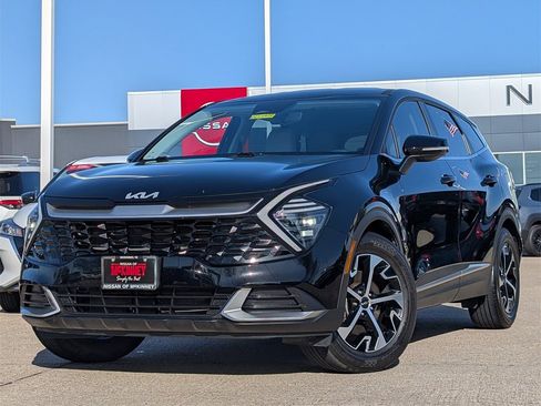 Used 2024 Kia Sportage EX image 2