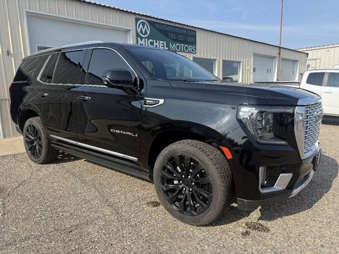 Used 2021 GMC Yukon Denali w/ Denali Ultimate Package AWD/4WD image 2