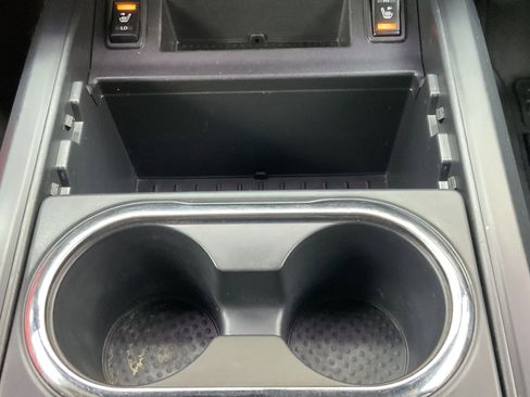 Used 2019 Nissan Titan SL w/ Midnight Edition image 21