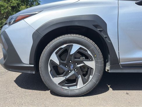 Used 2024 Subaru Crosstrek 2.5i Limited w/ Crosstrek Mirror Package AWD/4WD image 5