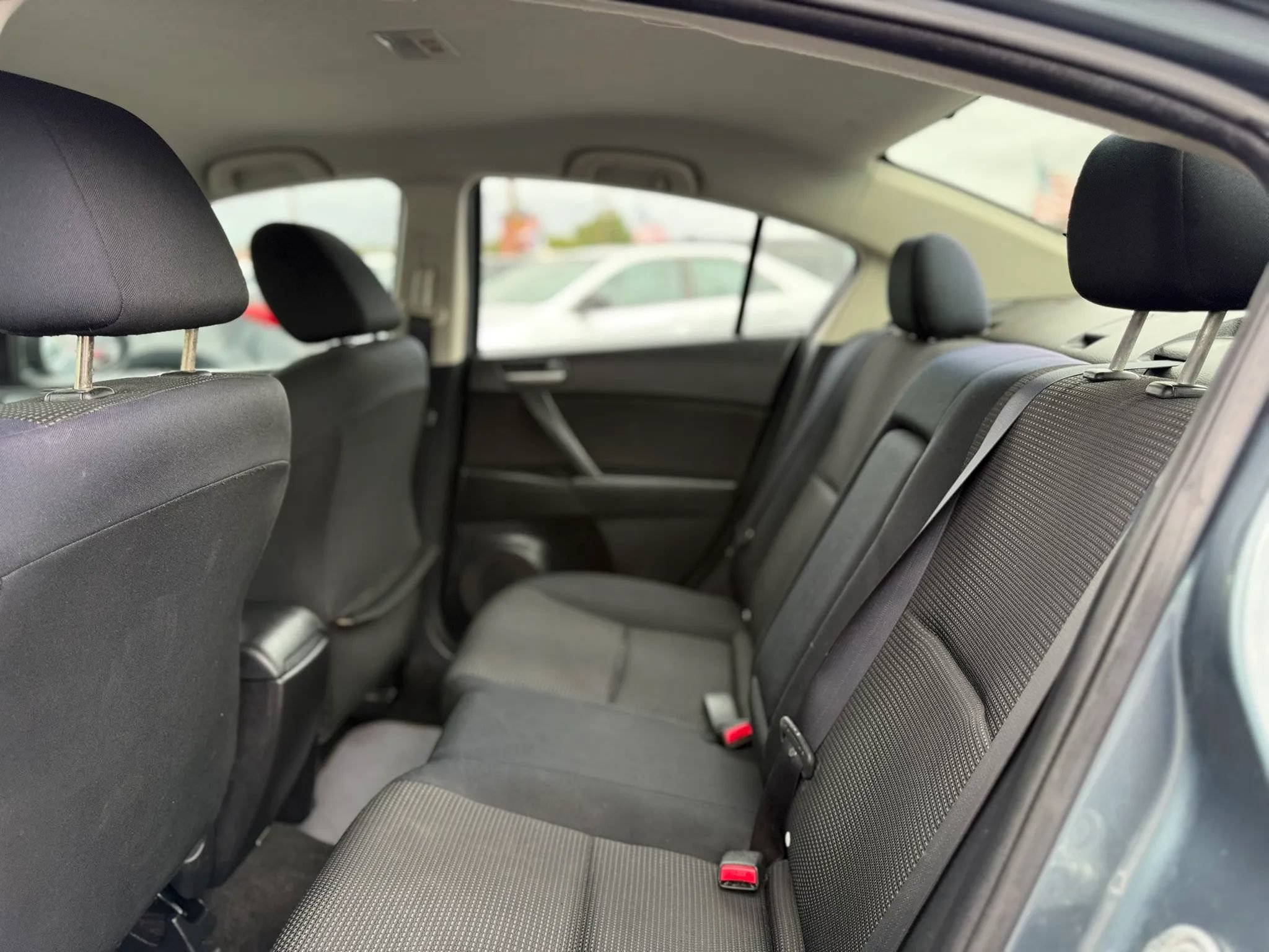 Used 2012 MAZDA MAZDA3 i Touring FWD image 19